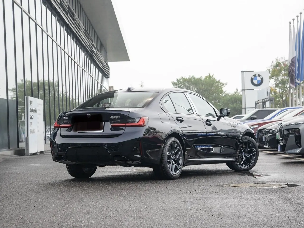BMW 3 Series 2025 330Li 2.0T M Sports Obsidian Night Suit Automatic Gear 6