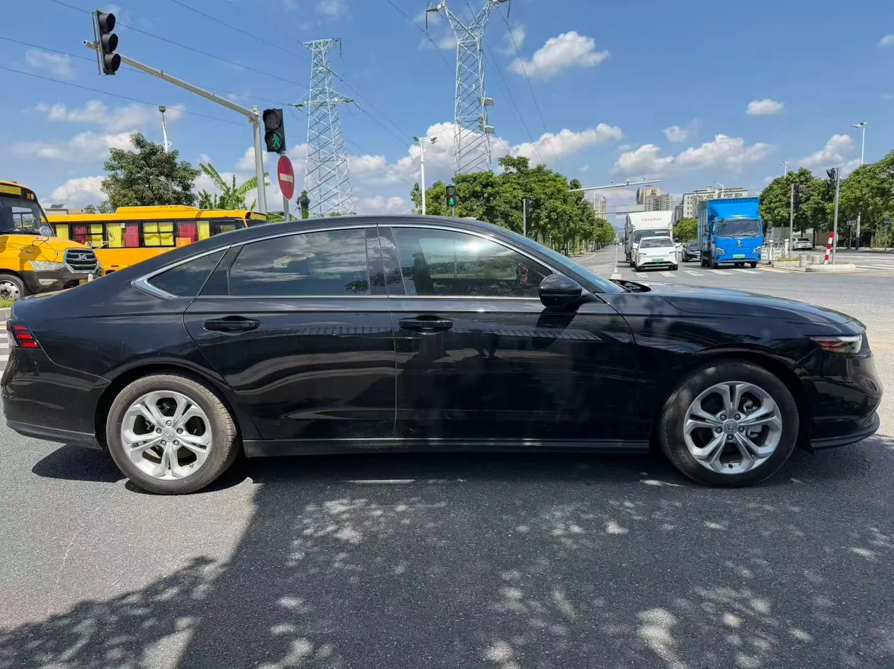 Honda 2025 11th Generation Accord 1.5T Stepless 260TURBO Premium Edition Automatic Gear 3