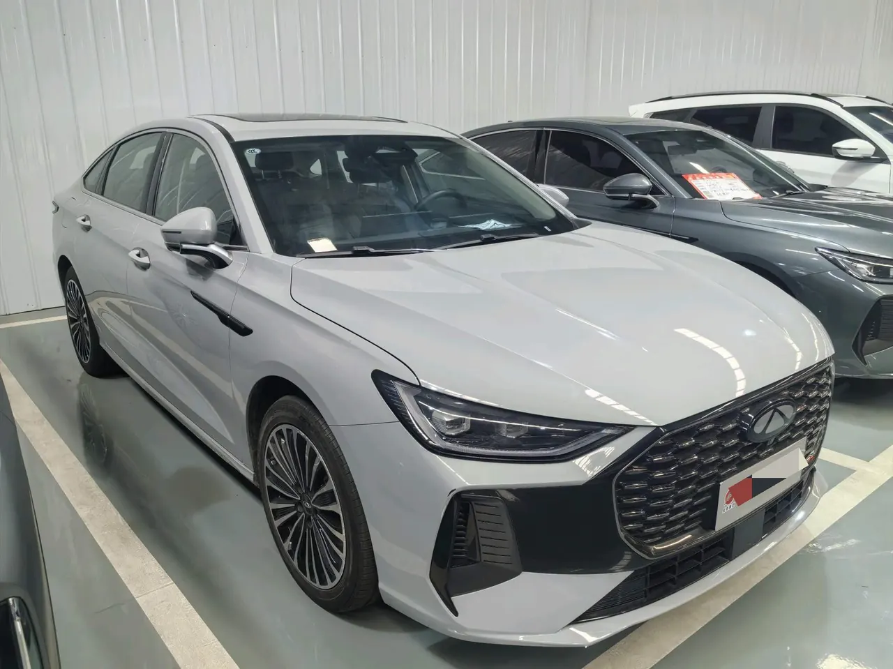 Chery 2025 Fengyun A8L 1.5TGDI 145km Luxury Automatic Gear 3