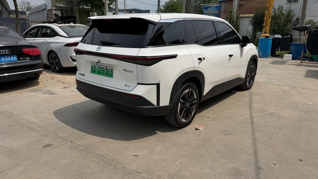 Toyota 2026 Platinum Intelligence 3X 520 Pro Knight Edition Automatic Gear 3