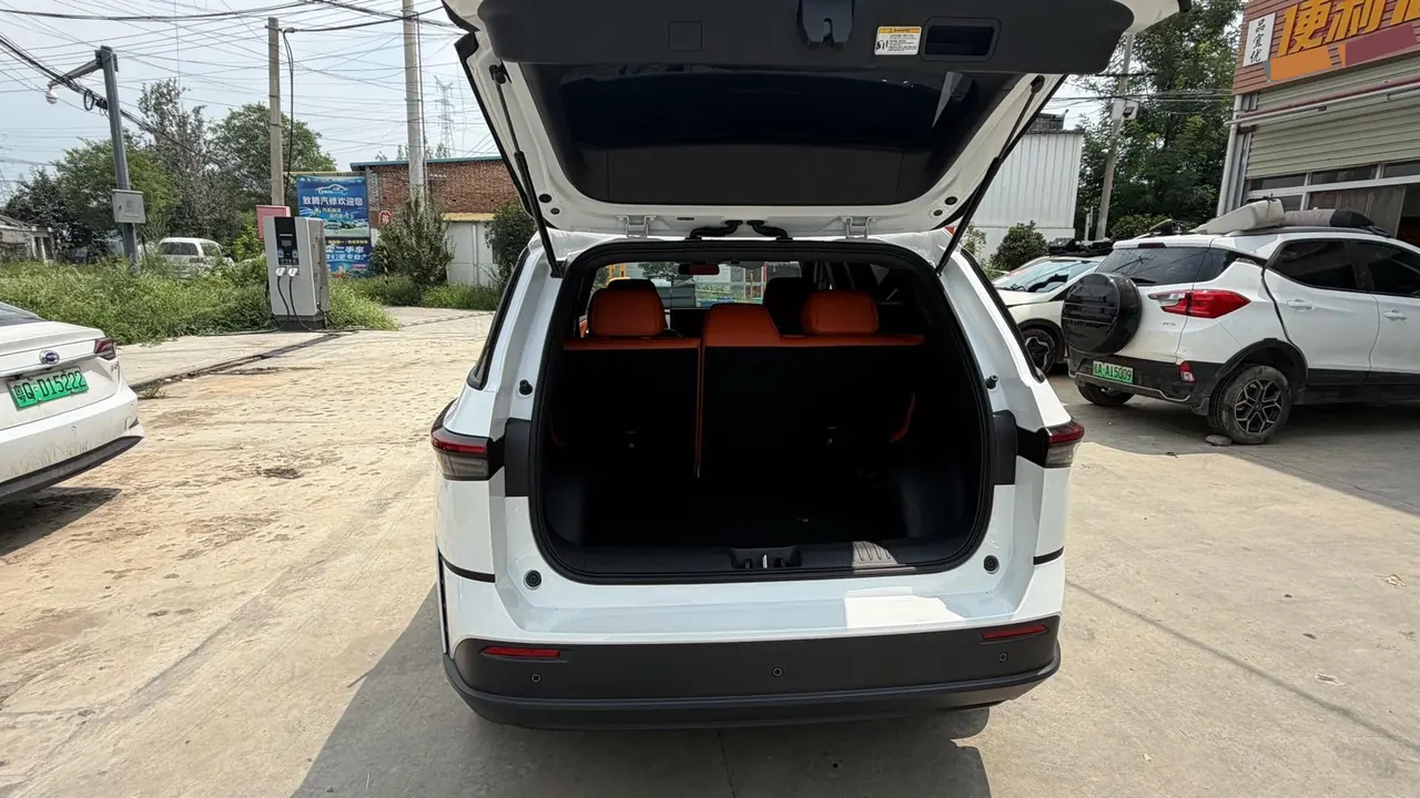 Toyota 2026 Platinum Intelligence 3X 520 Pro Knight Edition Automatic Gear 5