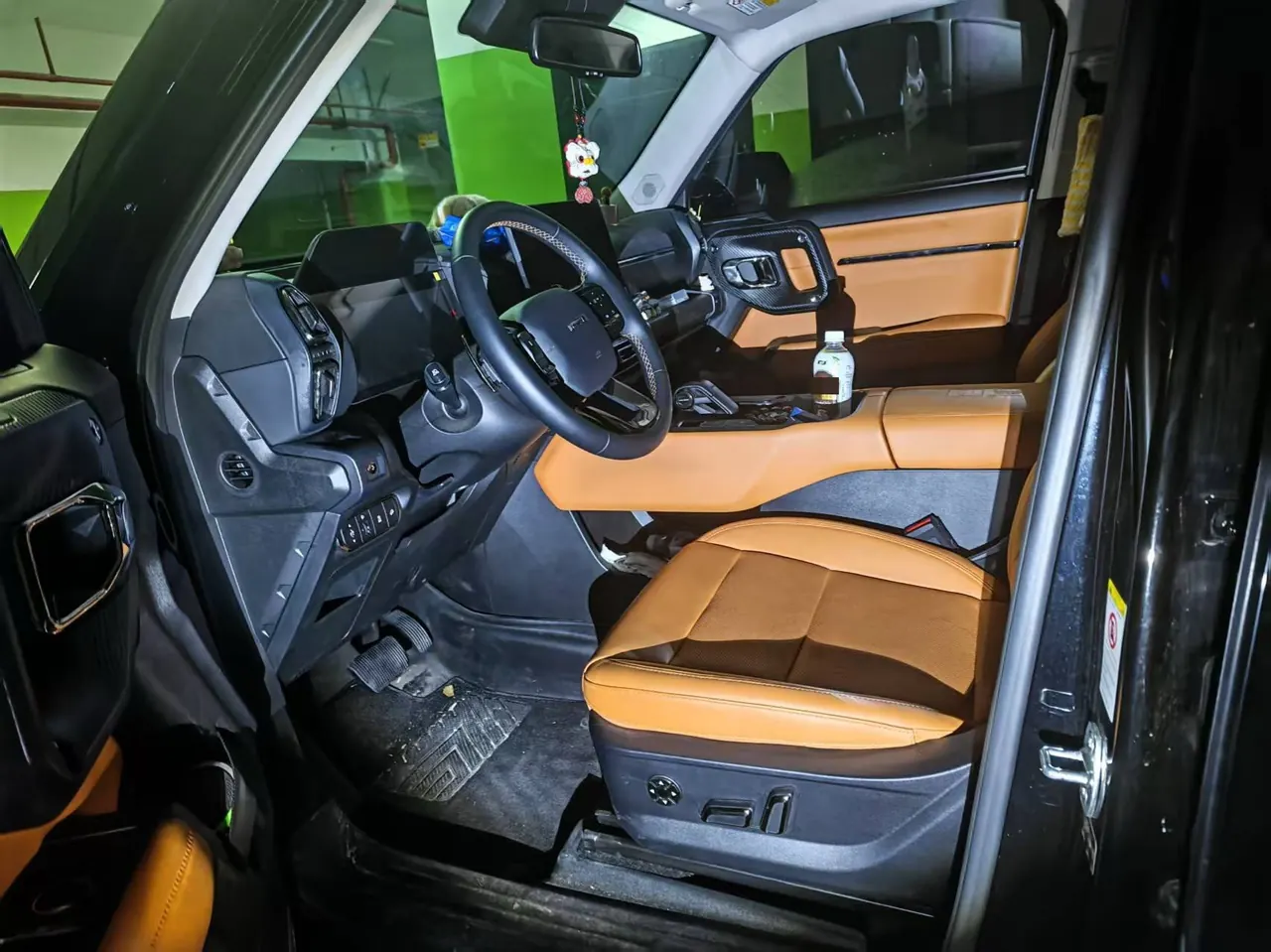 Haval 2023 big dog 2.0T two-wheel drive Chaoye version Plus automatic gear 4