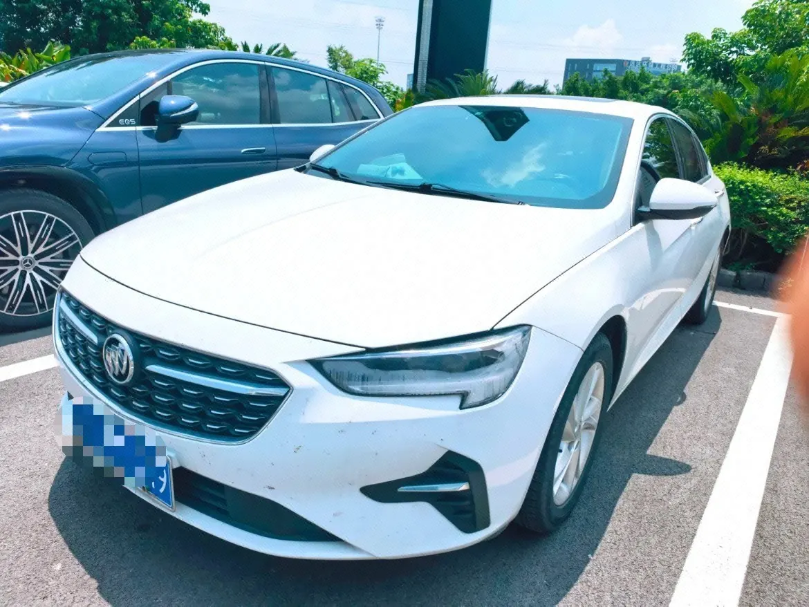 Open image lightbox: Buick 2020 Regal 1.5T 552T Elite Automatic Gear