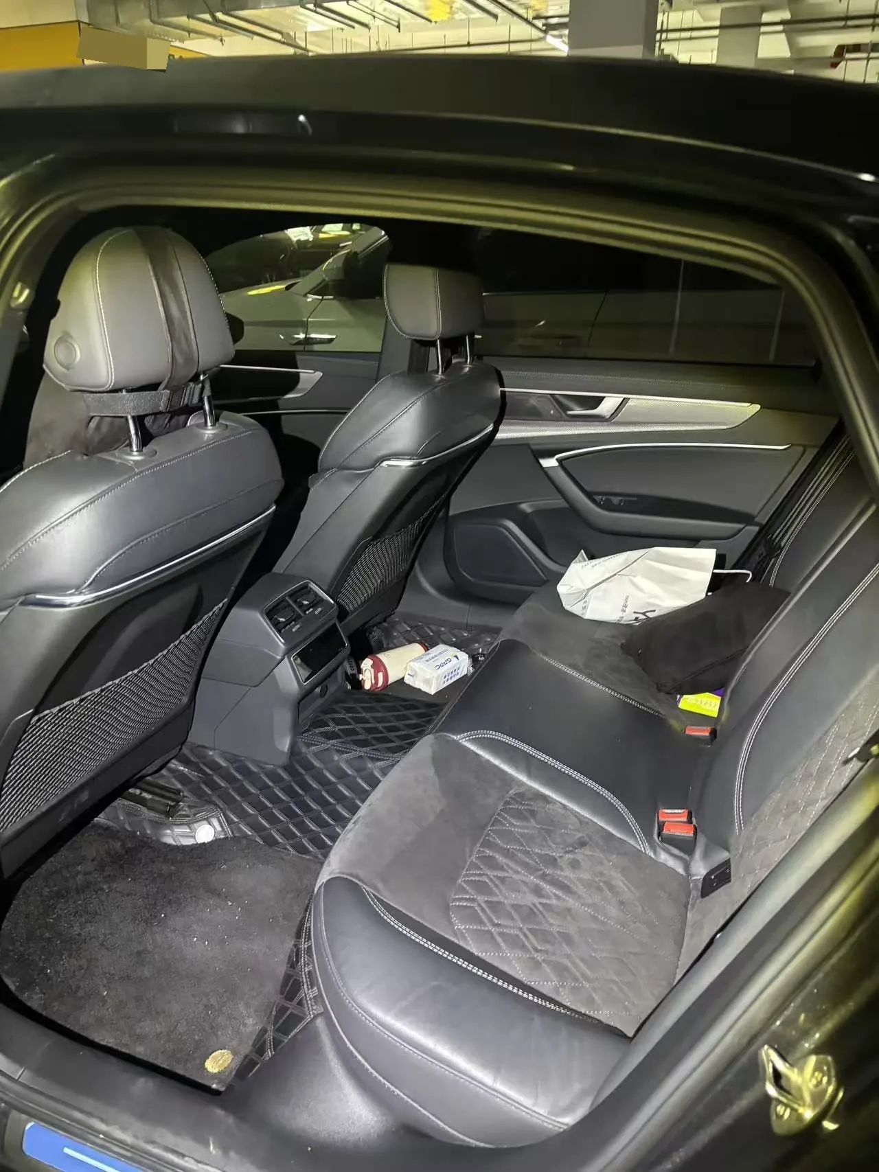 Audi 2021 A6L 2.0TFSI 45TFSI into the life version of automatic gear 4