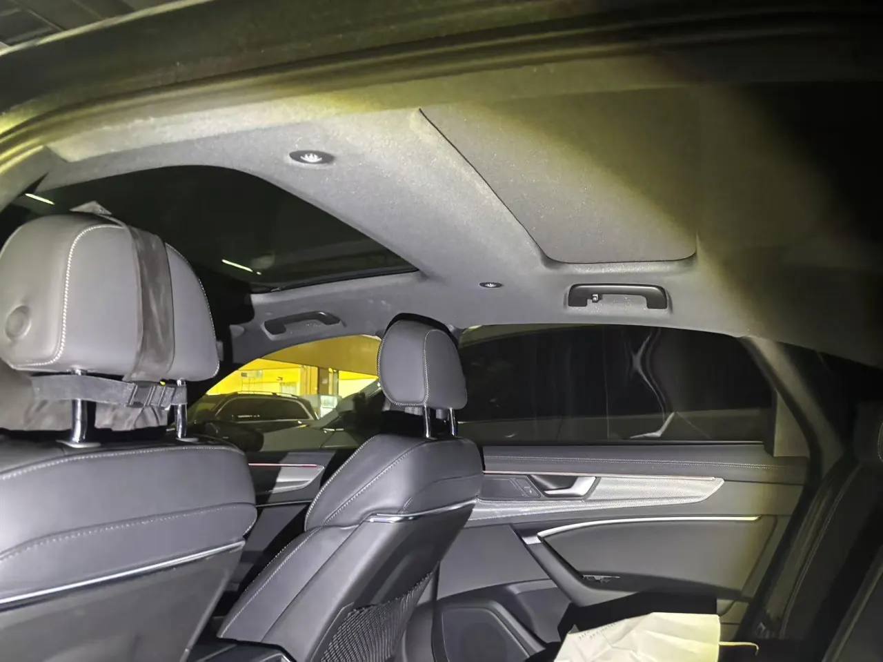 Audi 2021 A6L 2.0TFSI 45TFSI into the life version of automatic gear 5
