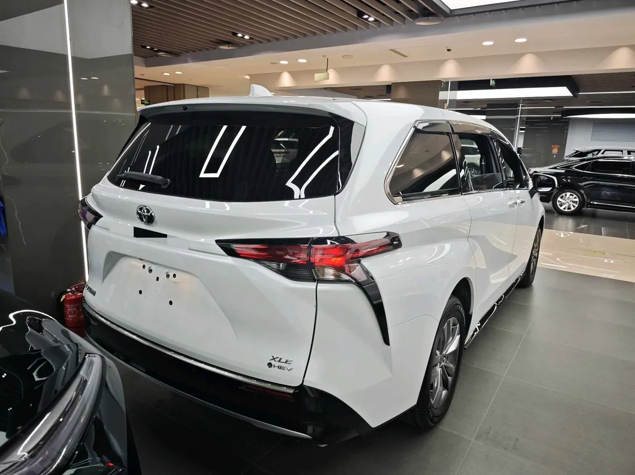 Toyota 2026 Sana 2.5 Stepless Two-Drive Deluxe Edition Automatic Transmission 4