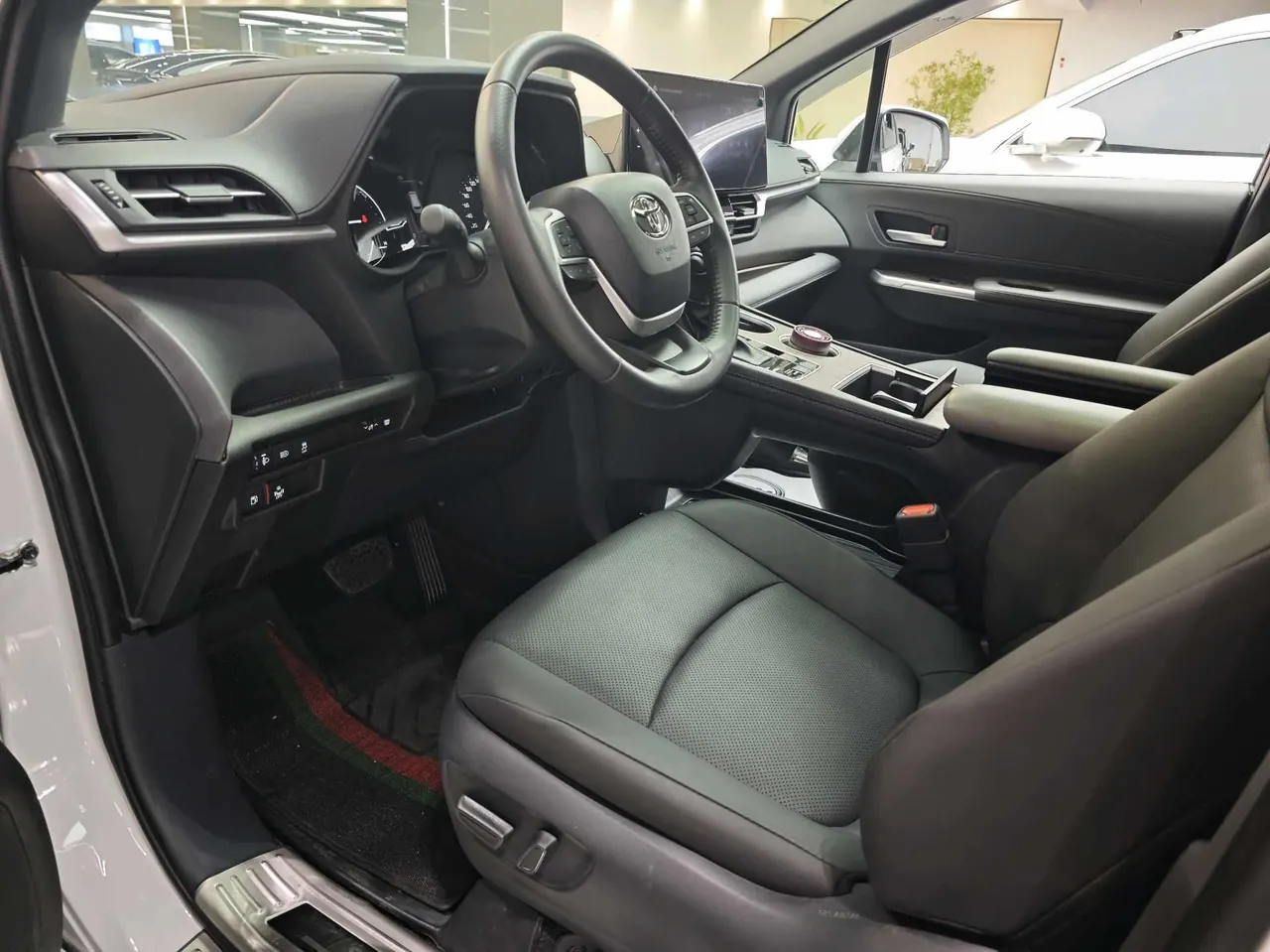 Toyota 2026 Sana 2.5 Stepless Two-Drive Deluxe Edition Automatic Transmission 7