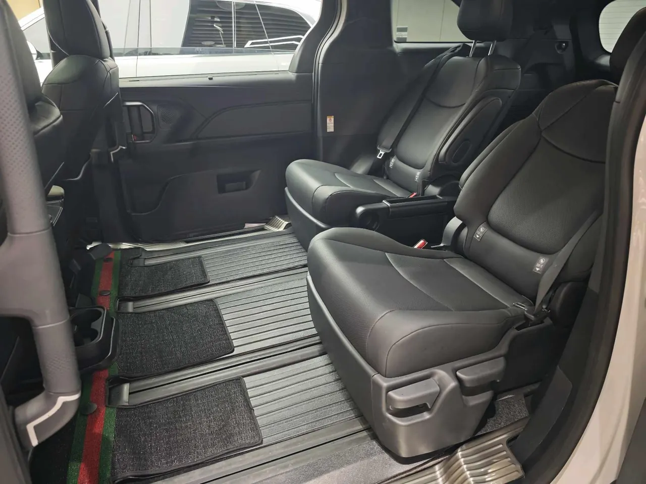 Toyota 2026 Sana 2.5 Stepless Two-Drive Deluxe Edition Automatic Transmission 9