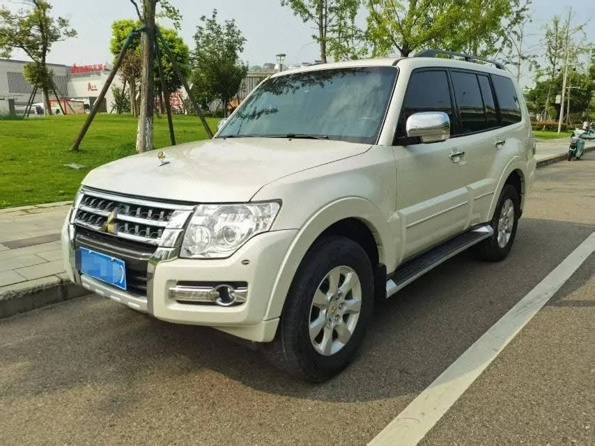 Mitsubishi Pajero (Imported) 2020 Pajero 3.0 Standard Automatic Gear - View 1