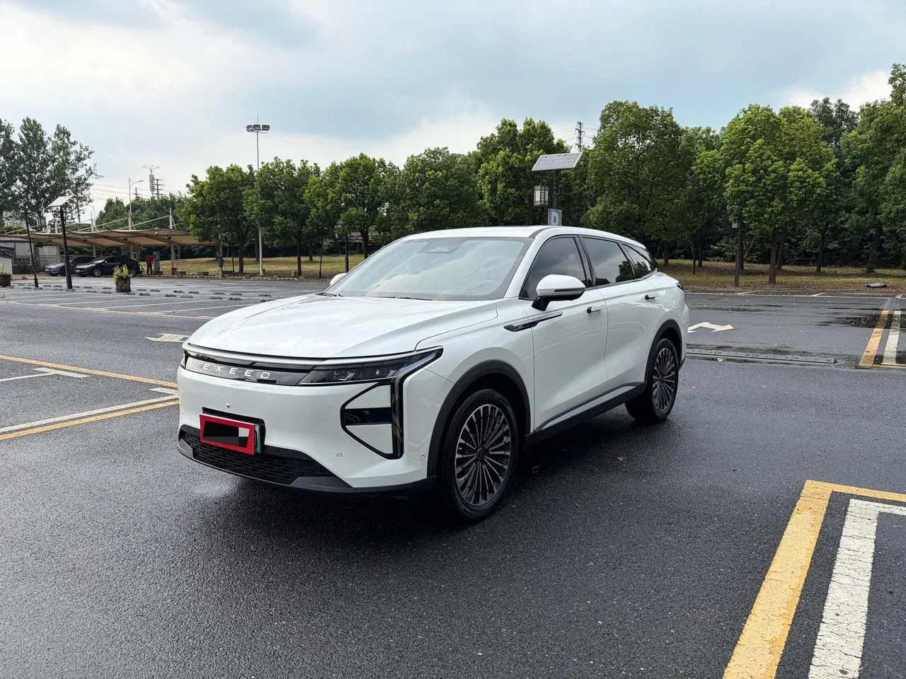 Open image lightbox: Xingtu 2025 Eu C- DM 1.5T Four-wheel Drive Long Endurance Pro Automatic Gear