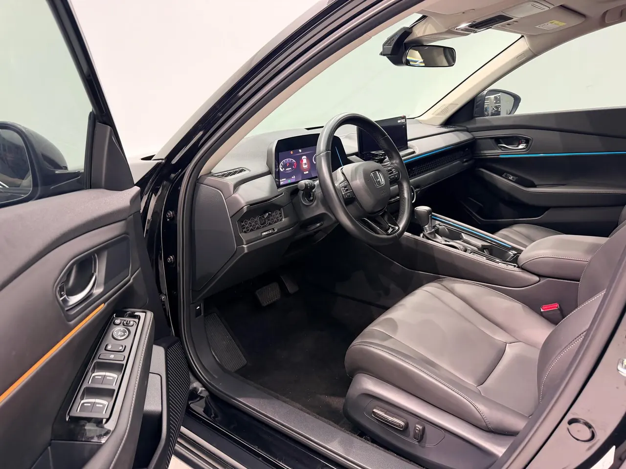 Honda 2025 11th Generation Accord 1.5T Stepless 260TURBO Deluxe Automatic Gear 4