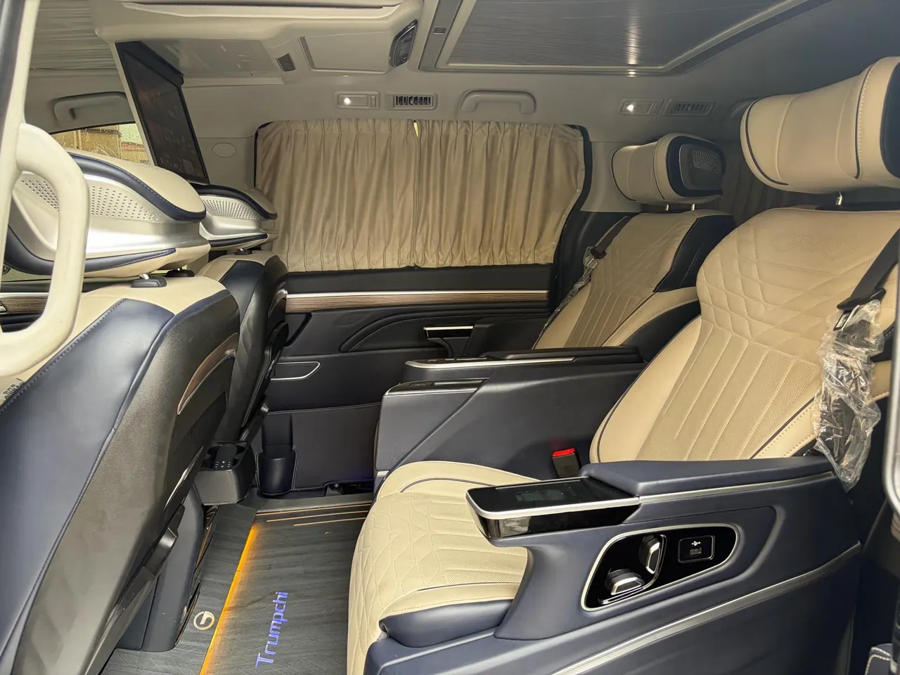 Chuanqi 2021 M8 2.0T 390T Lingxiu Series Deluxe Edition Automatic Gear 8