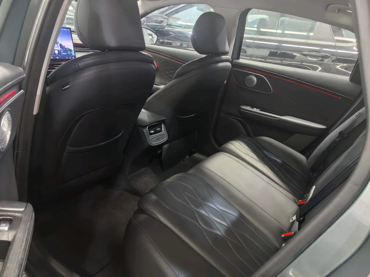 Chery 2025 Fengyun A8L 1.5TGDI 145km Luxury Automatic Gear 4