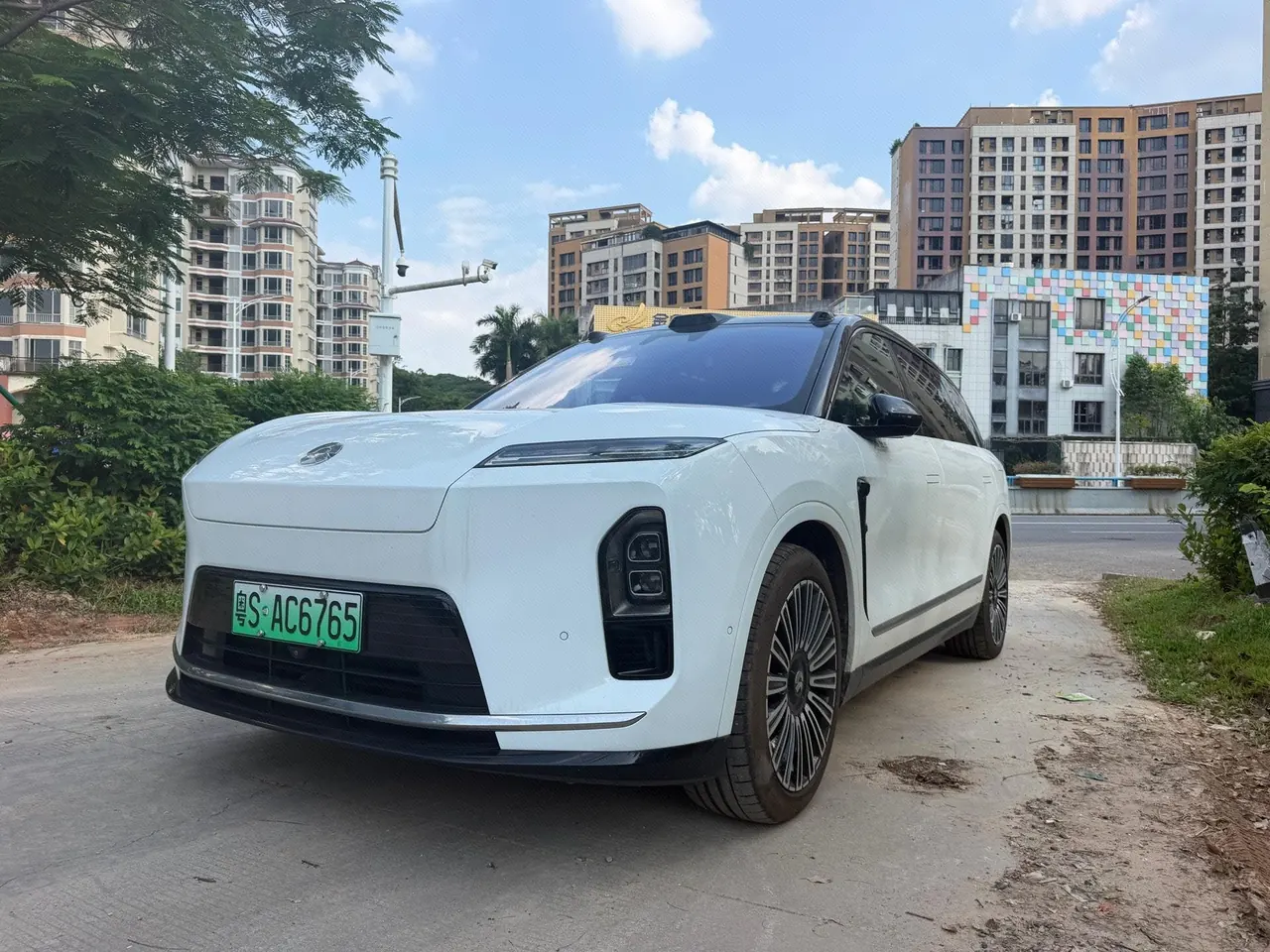 Open image lightbox: NIO 2026 ES8 7-seat executive deluxe automatic gear