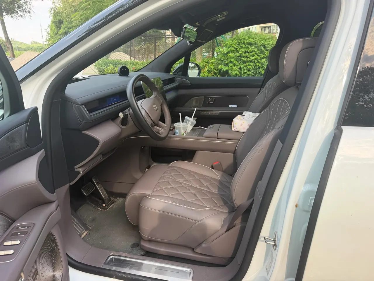 NIO 2026 ES8 7-seat executive deluxe automatic gear 3