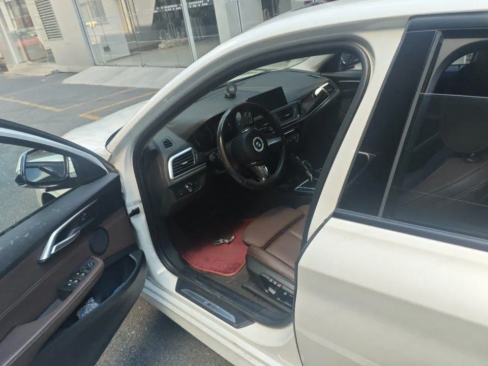 BMW 1 Series 2020 120i 1.5T M Sports Suit Automatic Gear 7