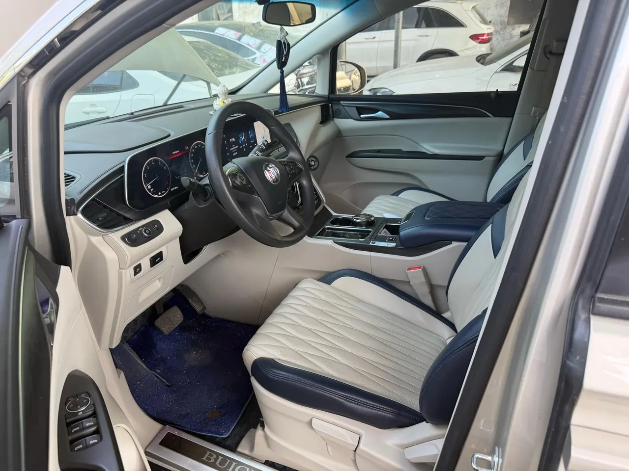 Buick 2022 GL8 ES Lu Zun 2.0T 653T Comfortable Automatic Gear 6