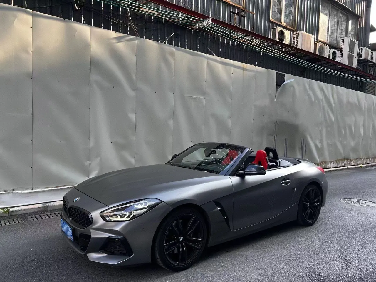 打开图片灯箱:BMW Z4 (Imported) 2020 Z4 sDrive25i 2.0T Silver Cream Limited Edition Automatic Gear