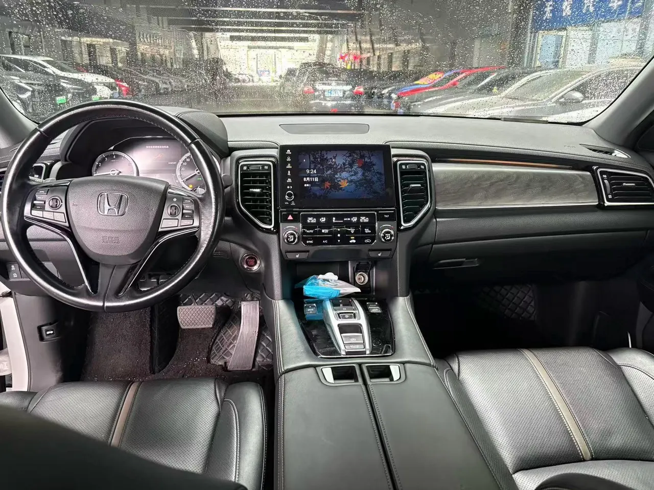 Honda 2020 UR-V 2.0T 370TURBO two-drive elegant version of automatic gear 5