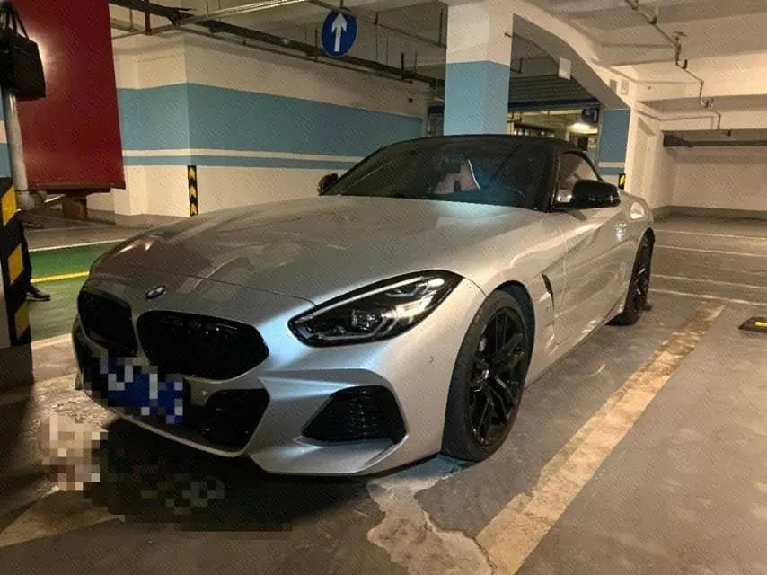 打开图片灯箱:BMW Z4 (Imported) 2022 Z4 sDrive25i 2.0T M Sports Obsidian Night Suit Automatic Gear