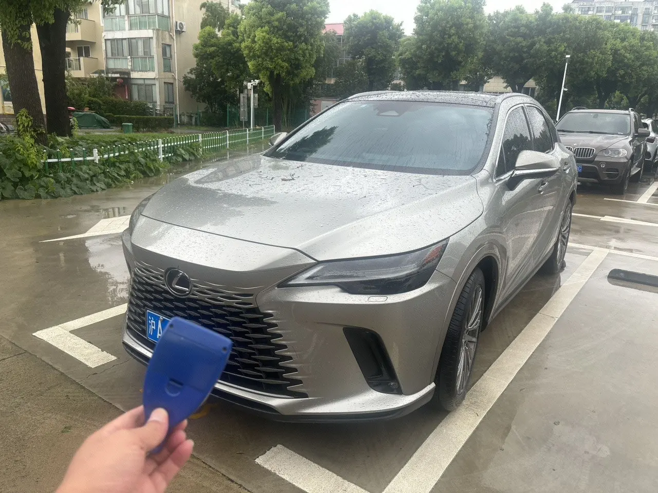 打开图片灯箱:Lexus RX (Imported) 2025 RX350h 2.5 Stepless Four-wheel Drive Alcohol Edition Automatic Gear