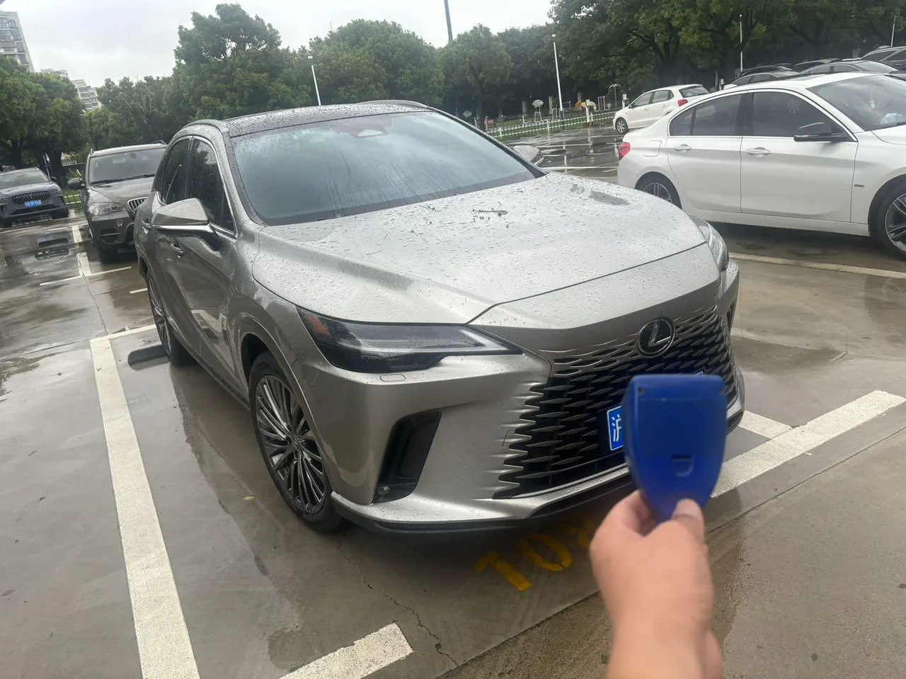 Lexus RX (Imported) 2025 RX350h 2.5 Stepless Four-wheel Drive Alcohol Edition Automatic Gear 2