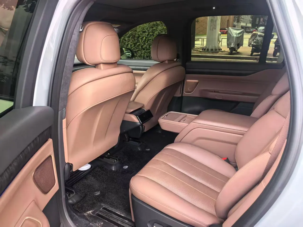 NIO 2023 ES8 75kWh Executive Edition Automatic Gear 3