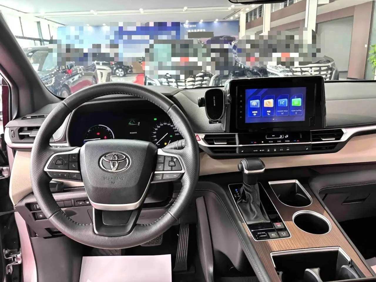 Toyota 2023 Sana 2.5 Stepless Deluxe Edition Automatic Gear 10