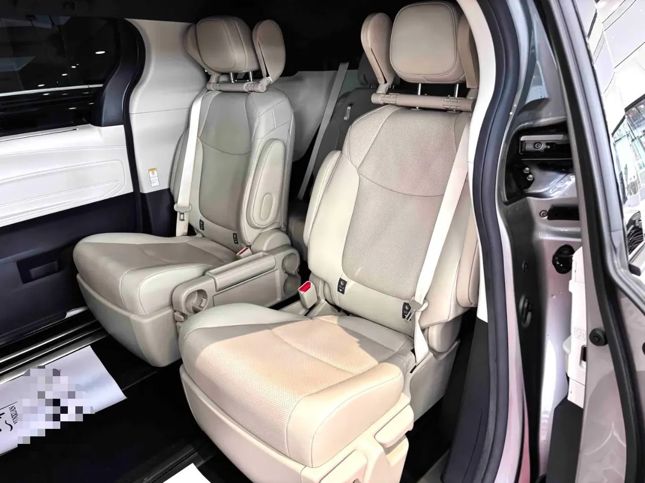 Toyota 2023 Sana 2.5 Stepless Deluxe Edition Automatic Gear 11