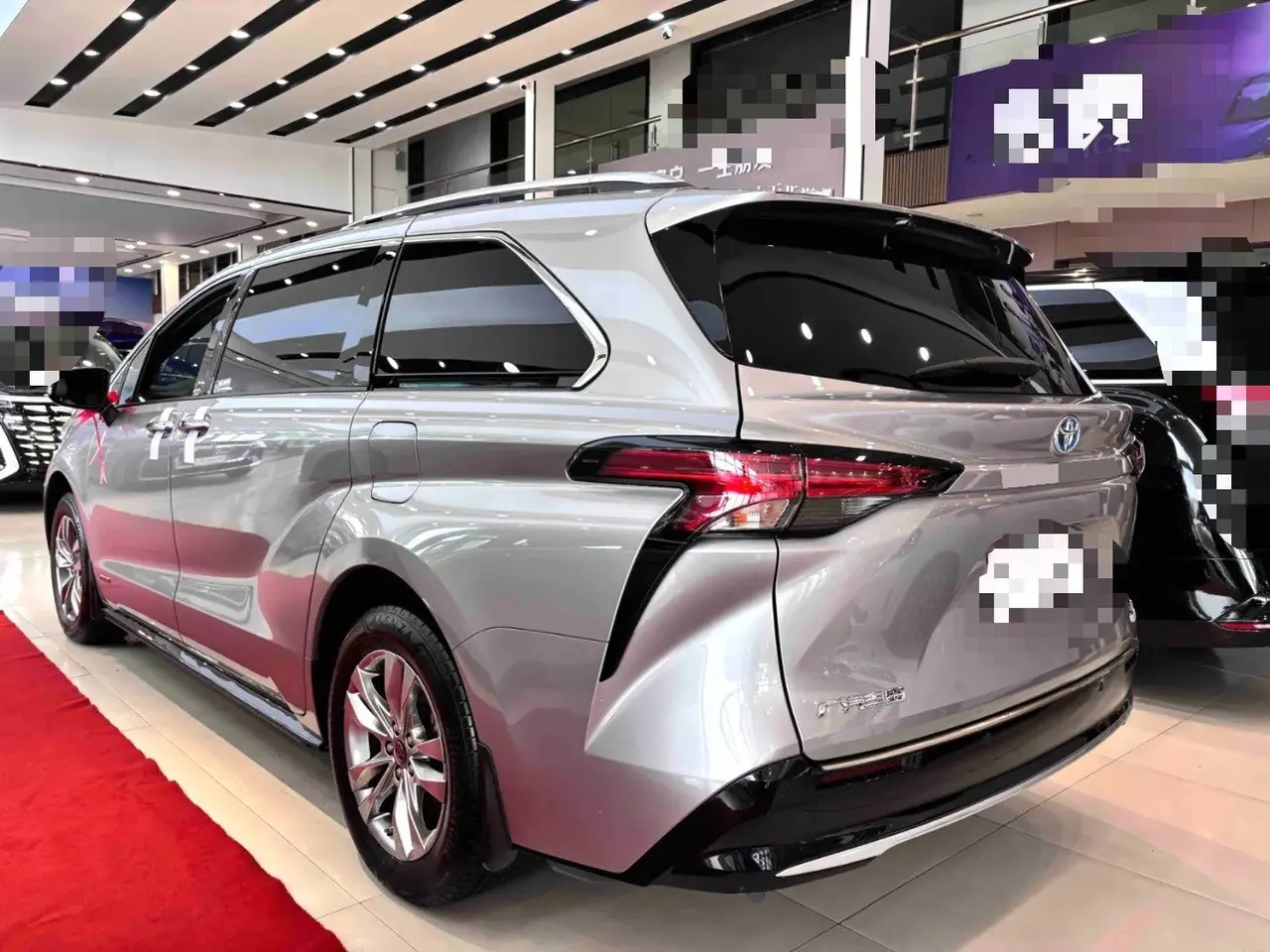 Toyota 2023 Sana 2.5 Stepless Deluxe Edition Automatic Gear 13