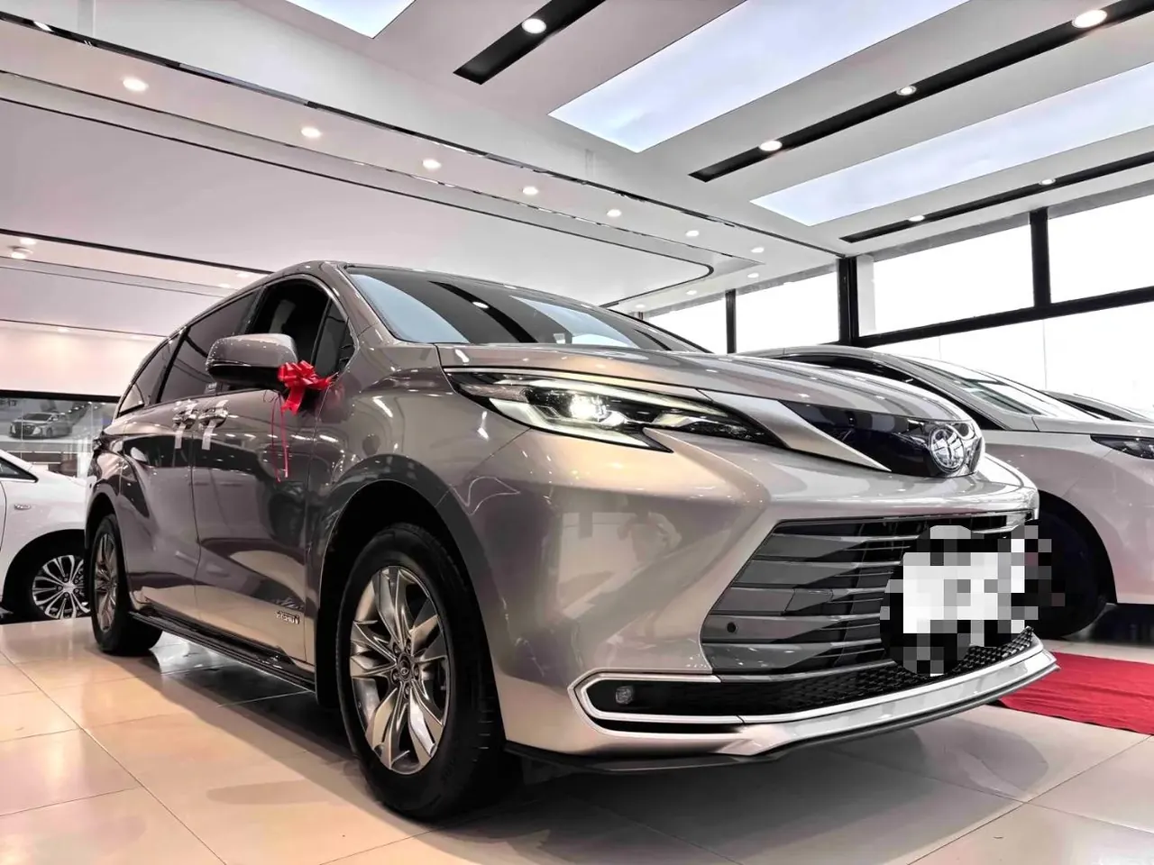 Toyota 2023 Sana 2.5 Stepless Deluxe Edition Automatic Gear 3