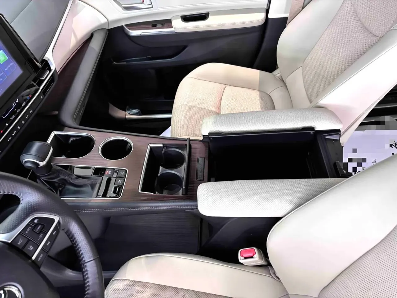 Toyota 2023 Sana 2.5 Stepless Deluxe Edition Automatic Gear 8