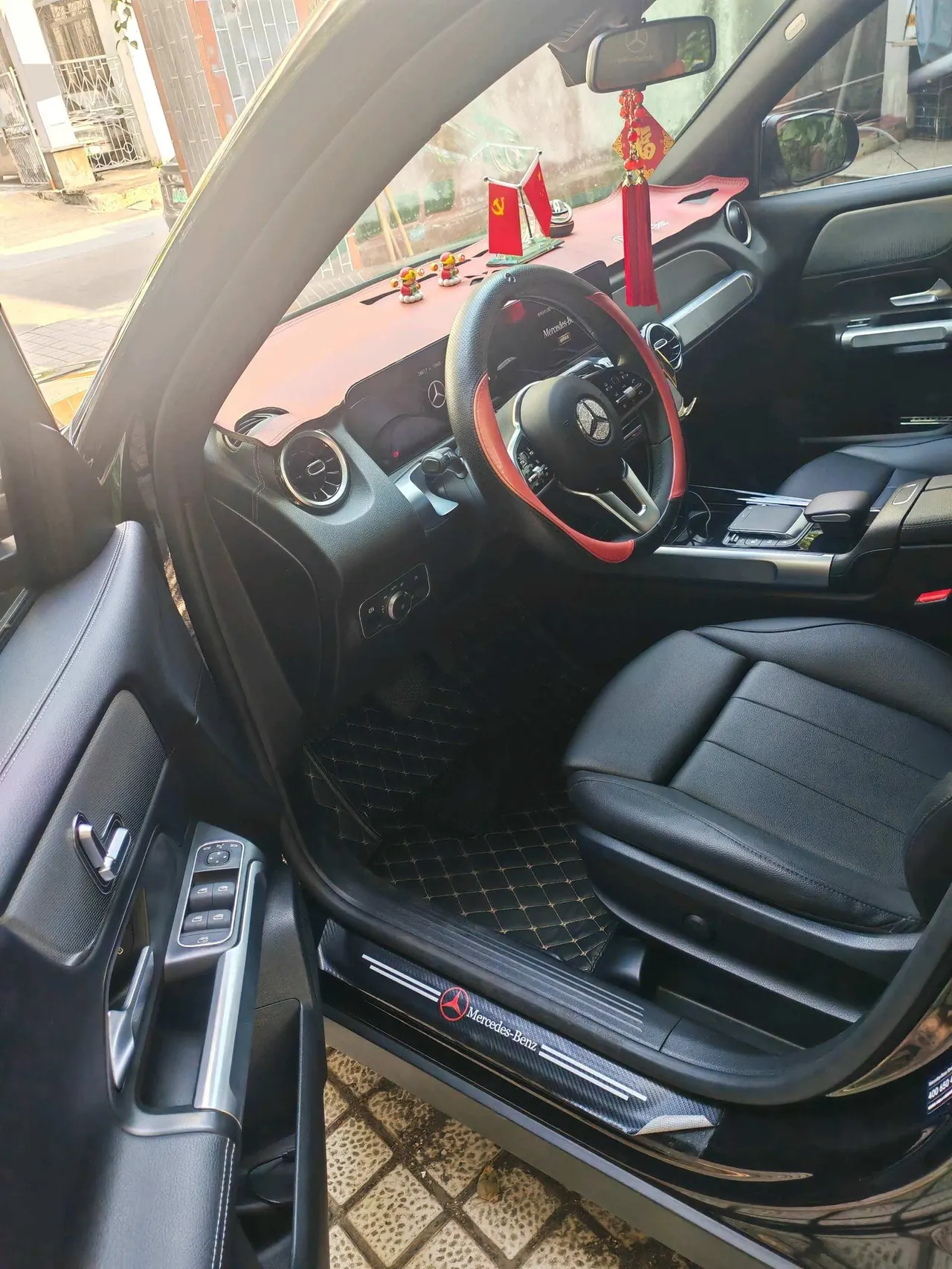 Mercedes Benz 2023 GLB 200 1.3T Dynamic Automatic 2