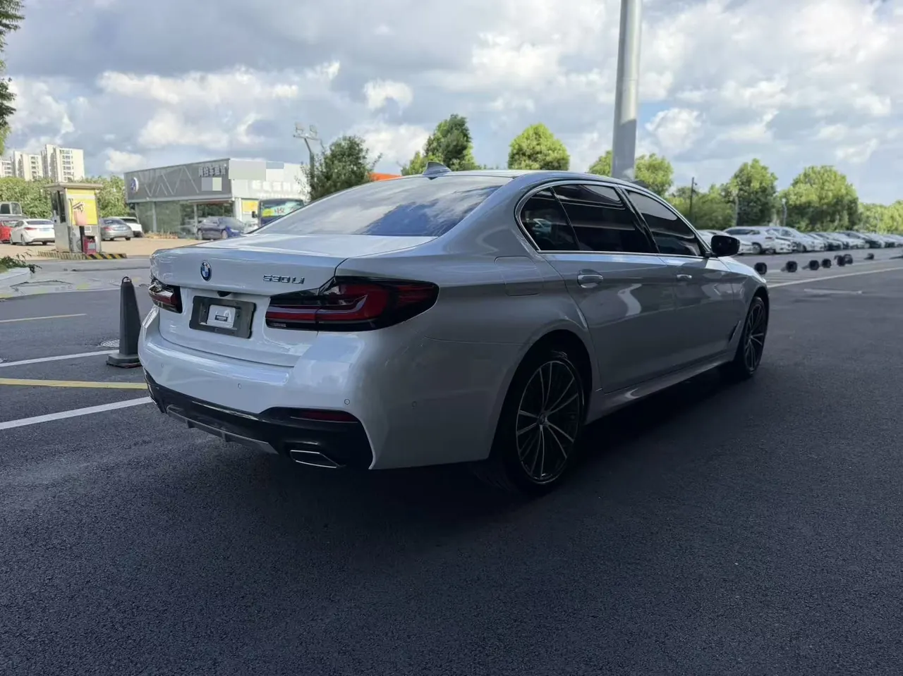 BMW 5 Series 2023 530Li 2.0T Leading M Sports Suit Automatic Gear 8
