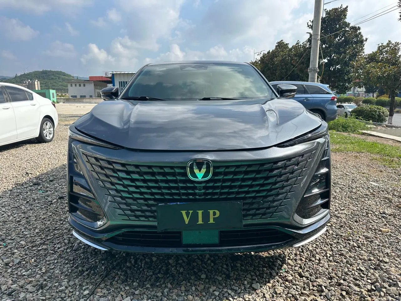 Chang 'an 2023 UNI-T 1.5T Premium Automatic Gear 2