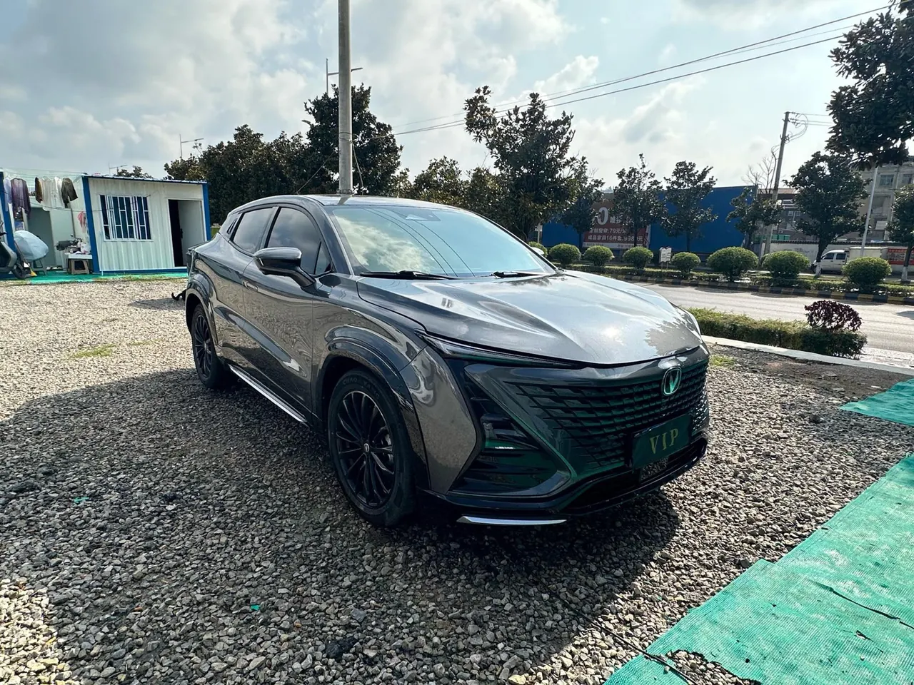 Chang 'an 2023 UNI-T 1.5T Premium Automatic Gear 3