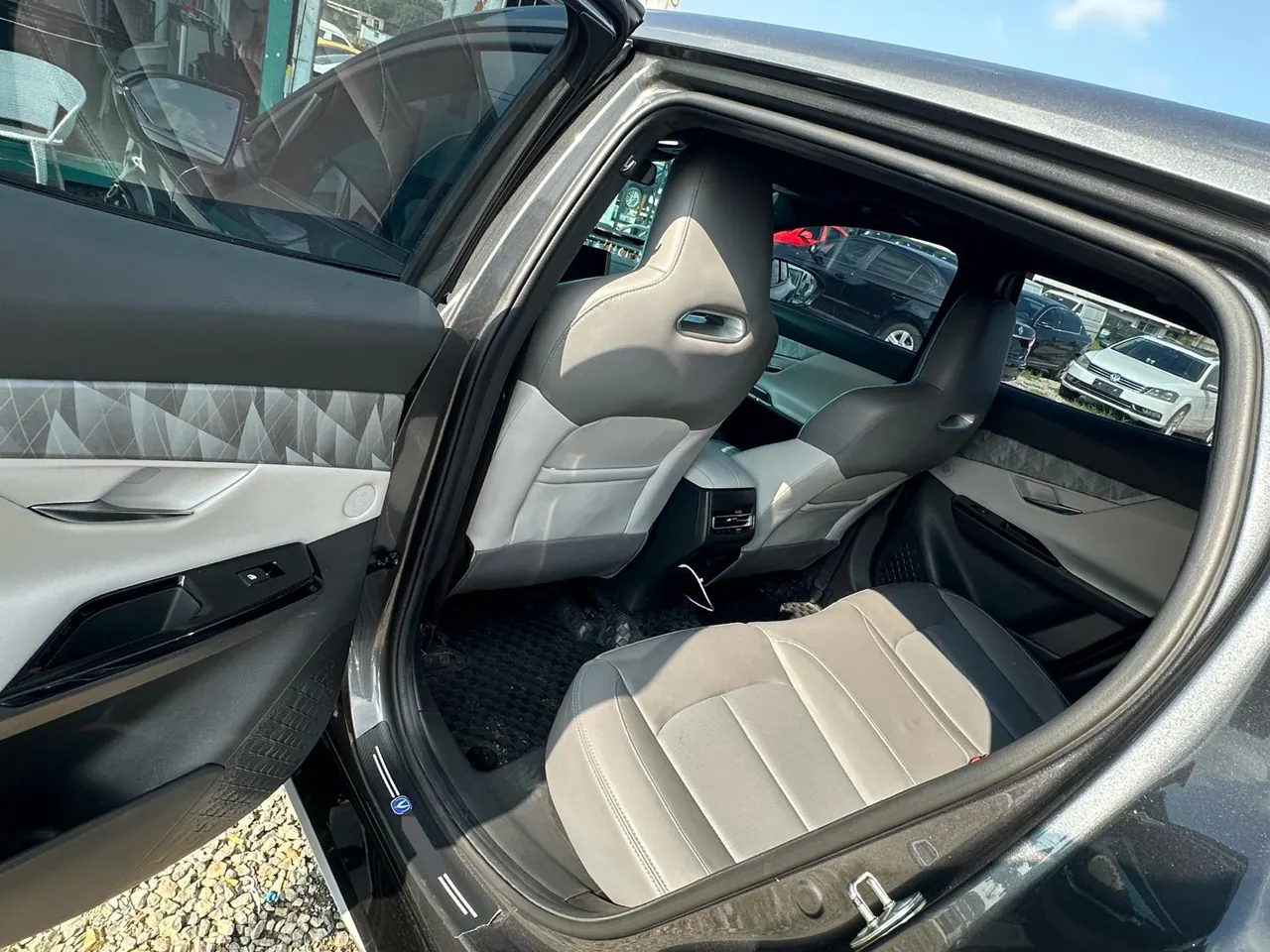 Chang 'an 2023 UNI-T 1.5T Premium Automatic Gear 5