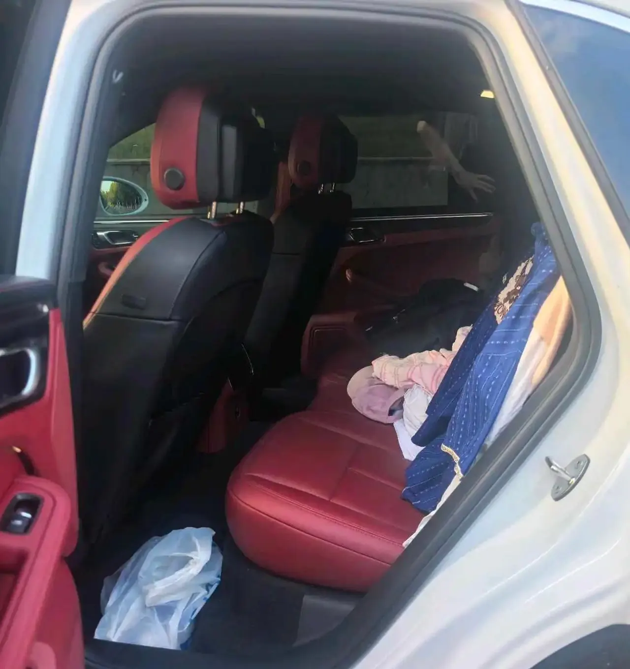 Porsche Macan (Imported) 2023 Macan 2.0T Automatic Gear 3