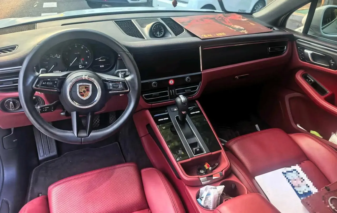 Porsche Macan (Imported) 2023 Macan 2.0T Automatic Gear 4