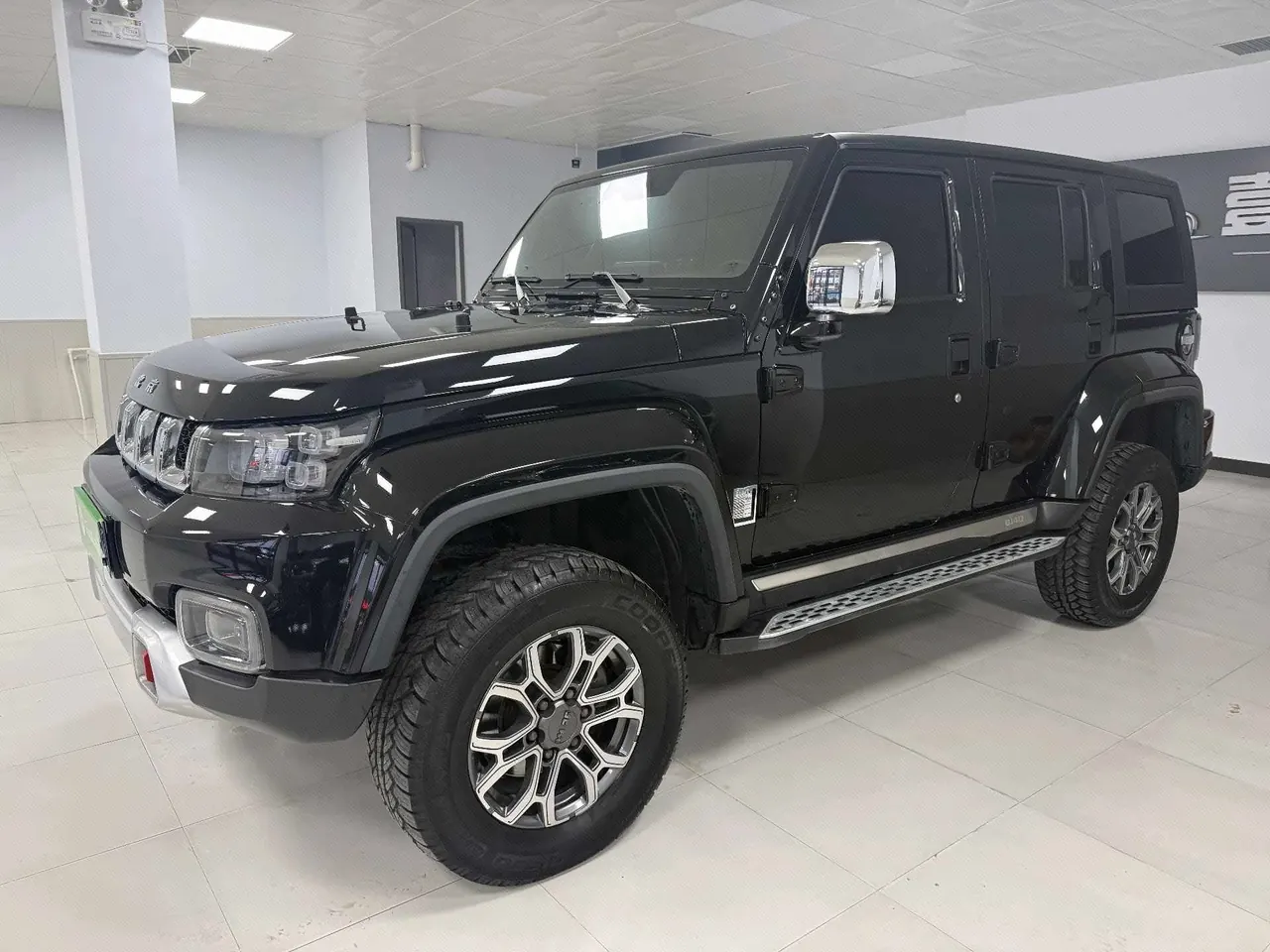 Open image lightbox: Beijing 2023 BJ40 2.0T 4-wheel drive city hunter version chivalrous automatic gear
