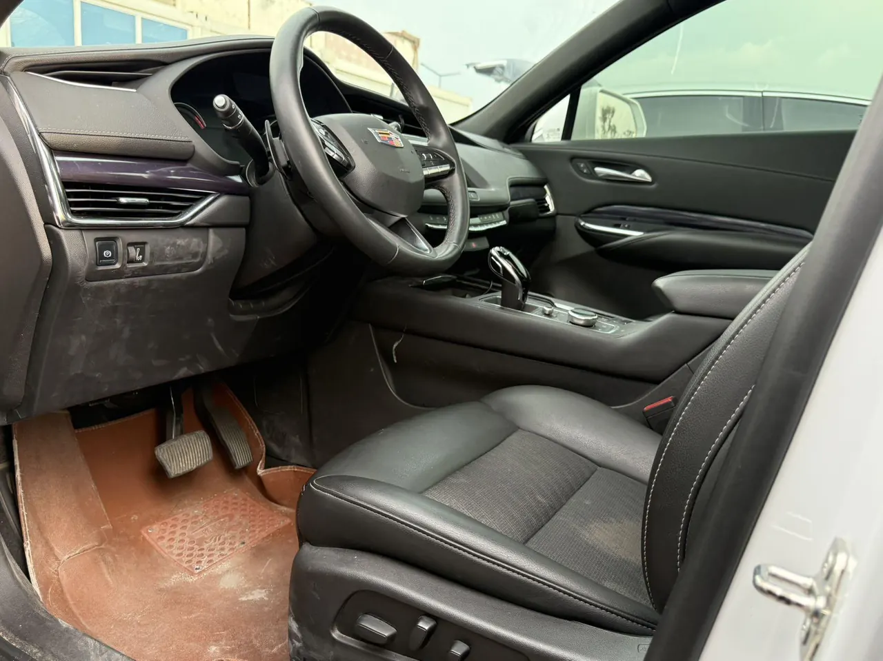 Cadillac 2022 XT4 48V 2.0T 28T Two-Drive Fashion Automatic Gear 4