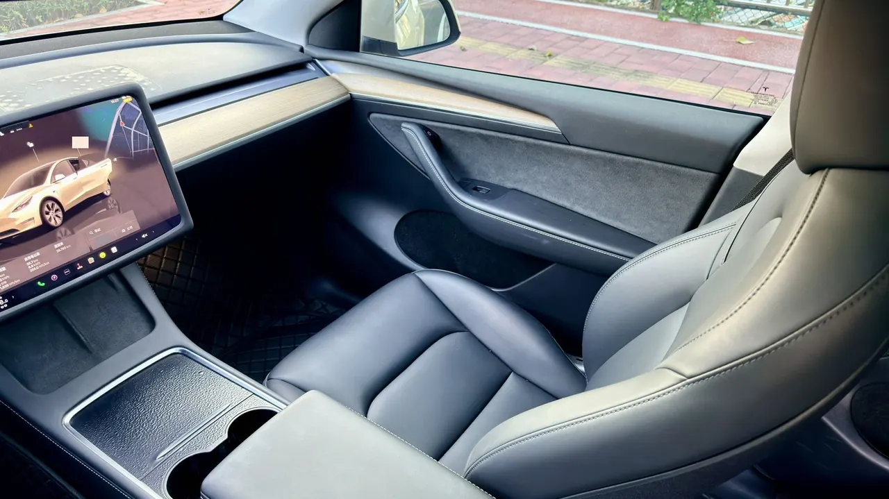 Tesla 2022 Model Y rear-wheel drive version automatic transmission 13