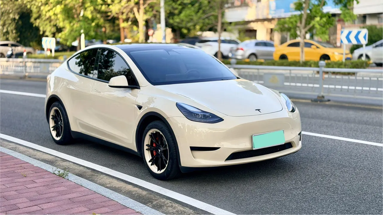 Tesla 2022 Model Y rear-wheel drive version automatic transmission 2