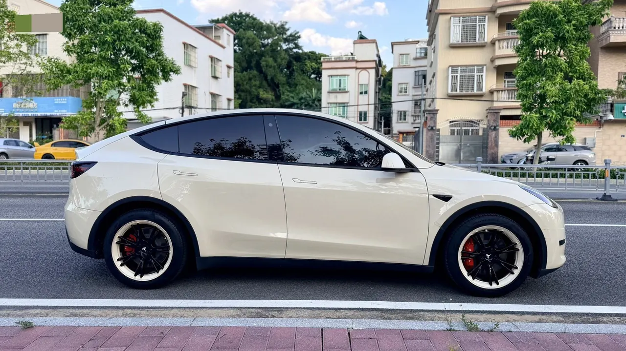 Tesla 2022 Model Y rear-wheel drive version automatic transmission 3