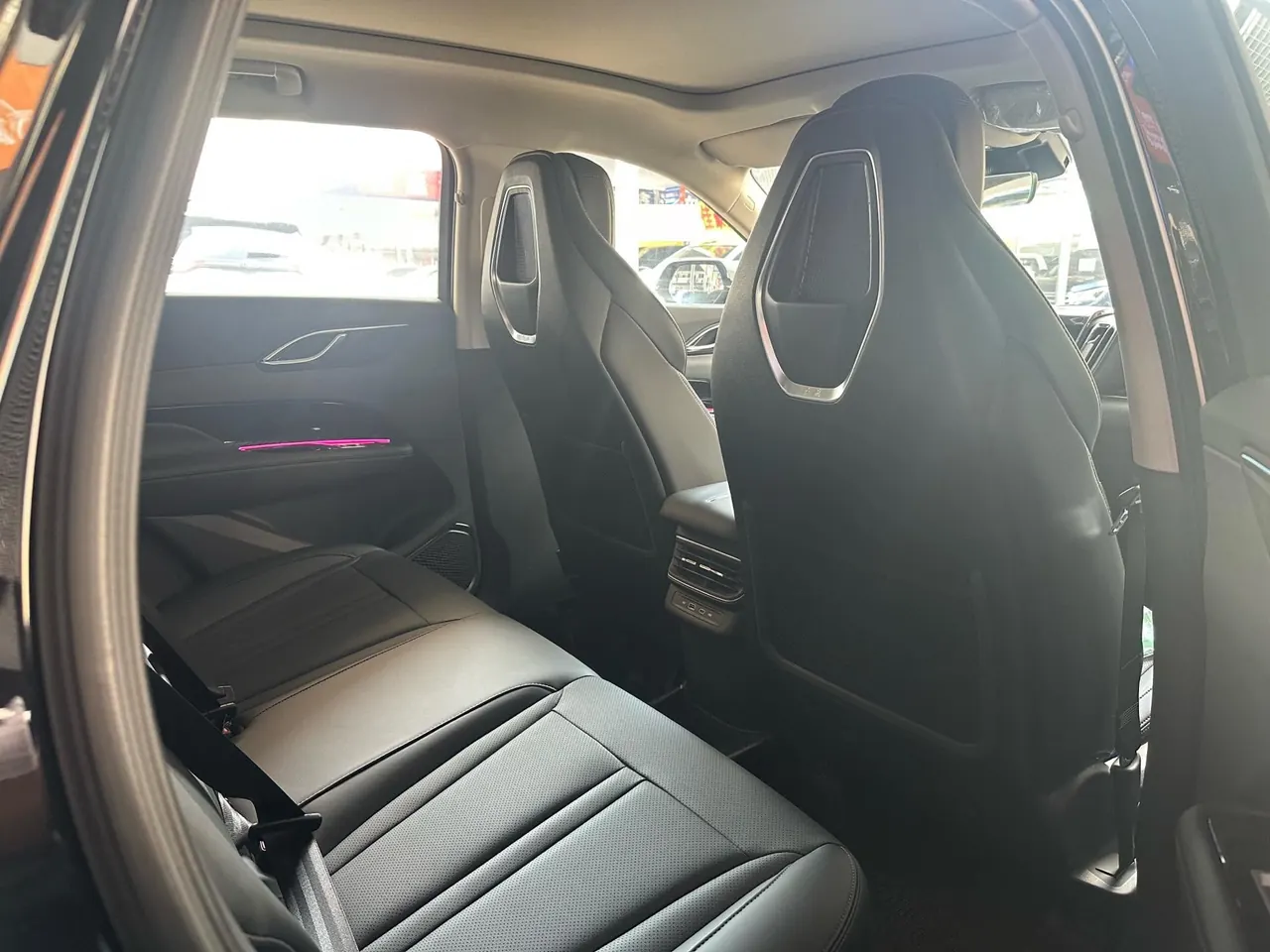 HongQi 2024 HS3 PHEV 1.5T 115km Strong Edition Automatic Gear 5