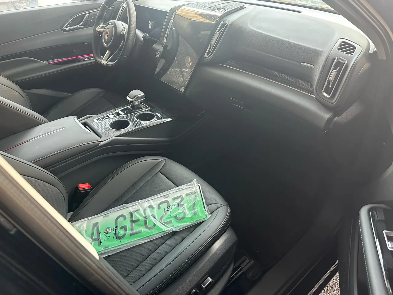 HongQi 2024 HS3 PHEV 1.5T 115km Strong Edition Automatic Gear 7