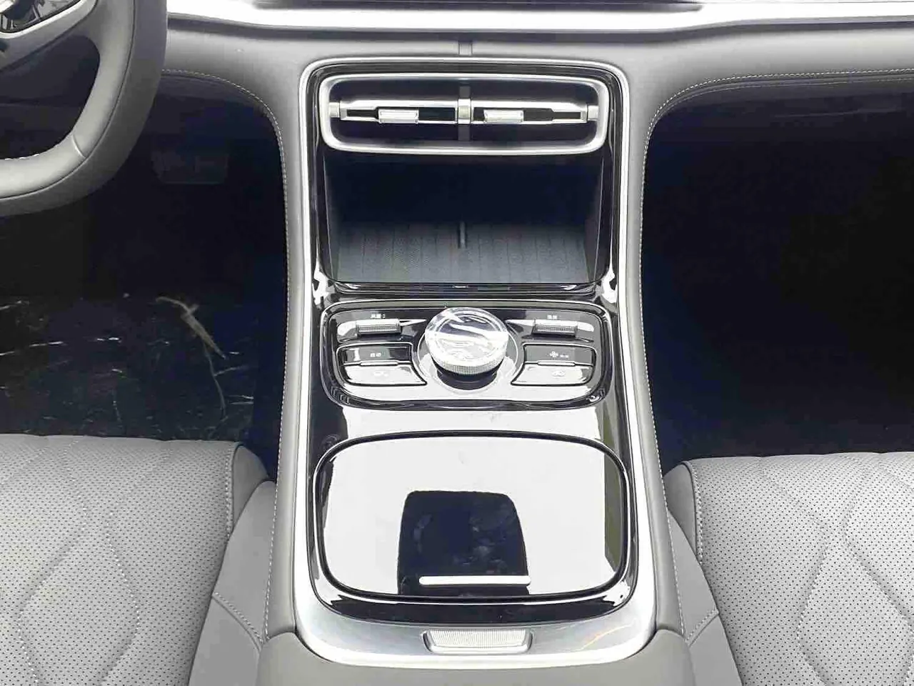 Geely Galaxy 2025 A7 EM-i 1.5 150km Premium Edition Automatic Gear 9