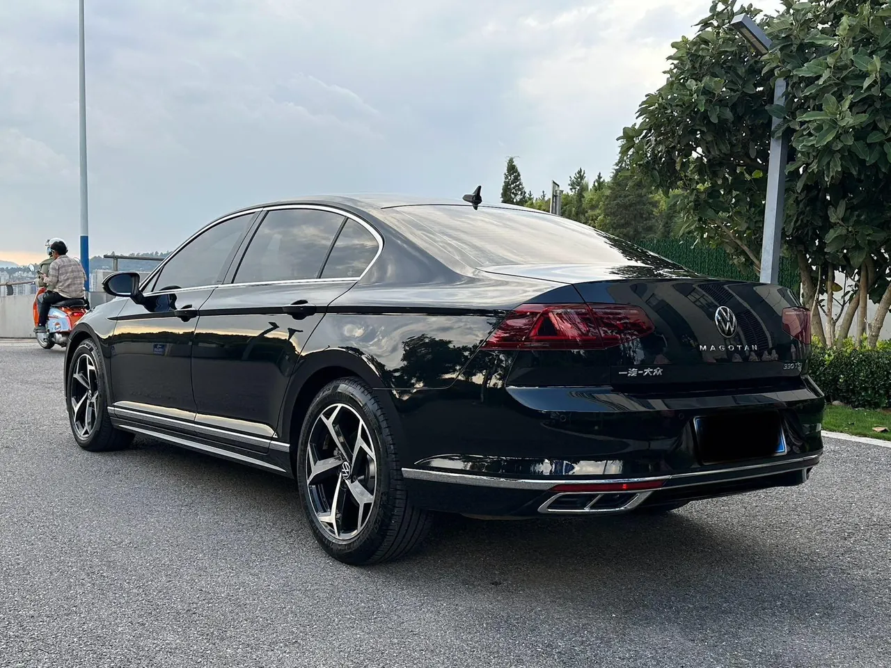 Volkswagen 2023 Magotan 2.0TSI 330TSI 2 million Commemorative Edition Leading Automatic Gear 4