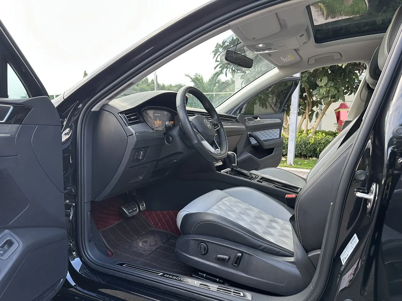 Volkswagen 2023 Magotan 2.0TSI 330TSI 2 million Commemorative Edition Leading Automatic Gear 6