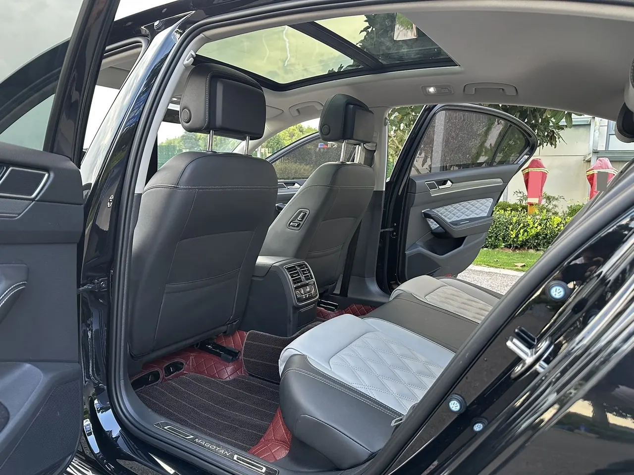 Volkswagen 2023 Magotan 2.0TSI 330TSI 2 million Commemorative Edition Leading Automatic Gear 7
